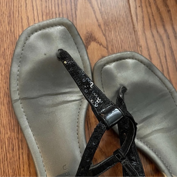 Marc Fisher Sequined Flat Sandals Size 7.5 Women - Picture 8 of 8